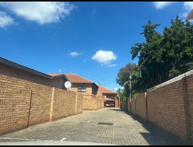 1 BEDROOM PROPERTY TO RENT IN MOKOPANE CENTRAL